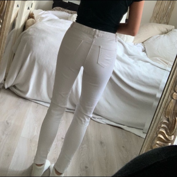 Mid-Rise Ripped White Skinny Jeans - Picture 2 of 5